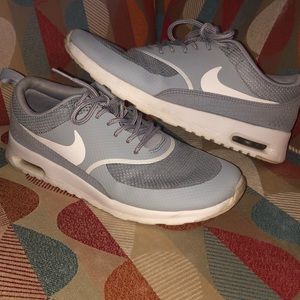 Nike shoes gray and white